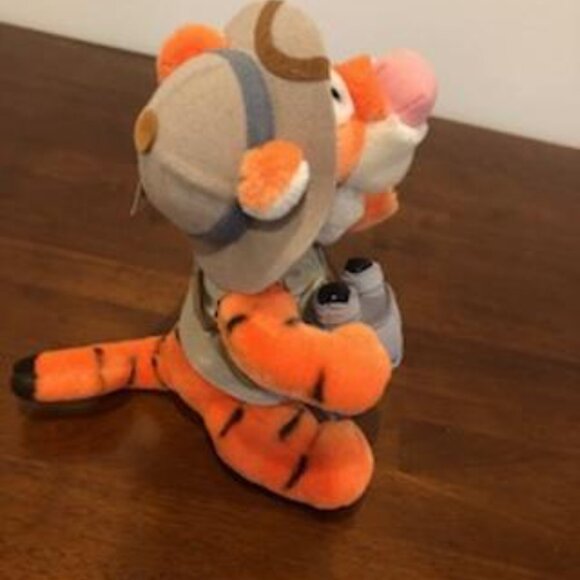 Walt Disney World Animal Kingdom Safari Tigger Plus Collectible Doll NWT. - Picture 14 of 16